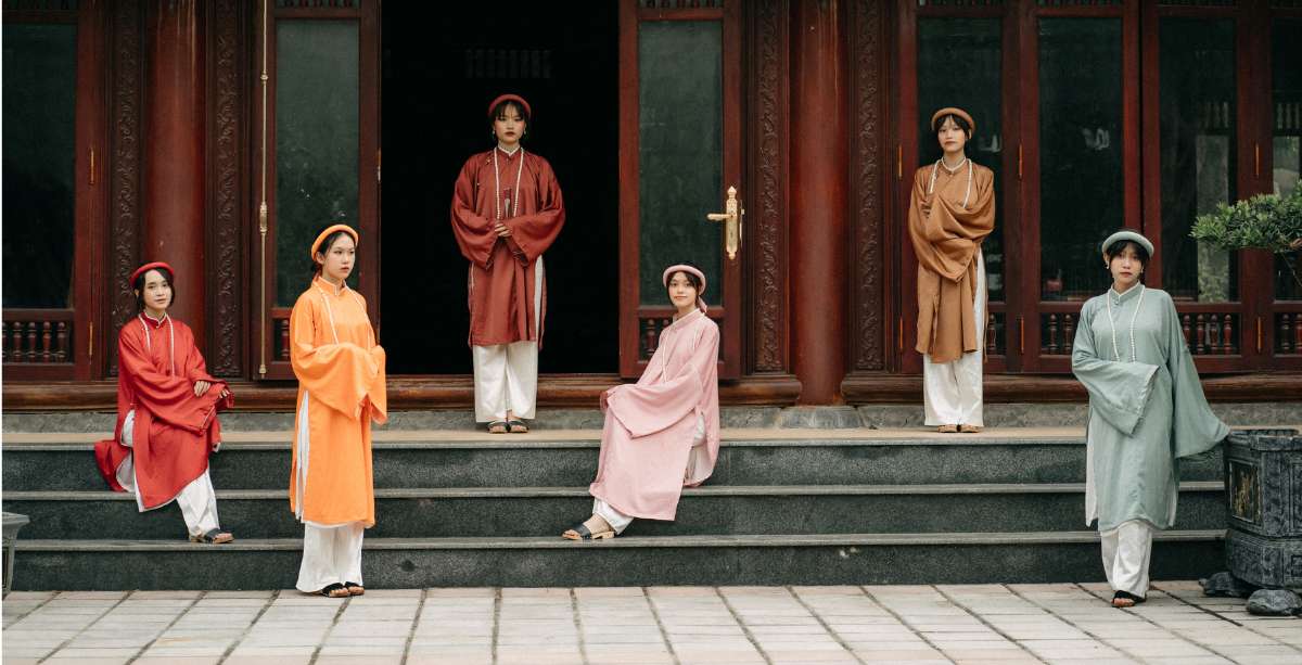 cac-kieu-tao-dang-chup-ao-dai-nhom-dep